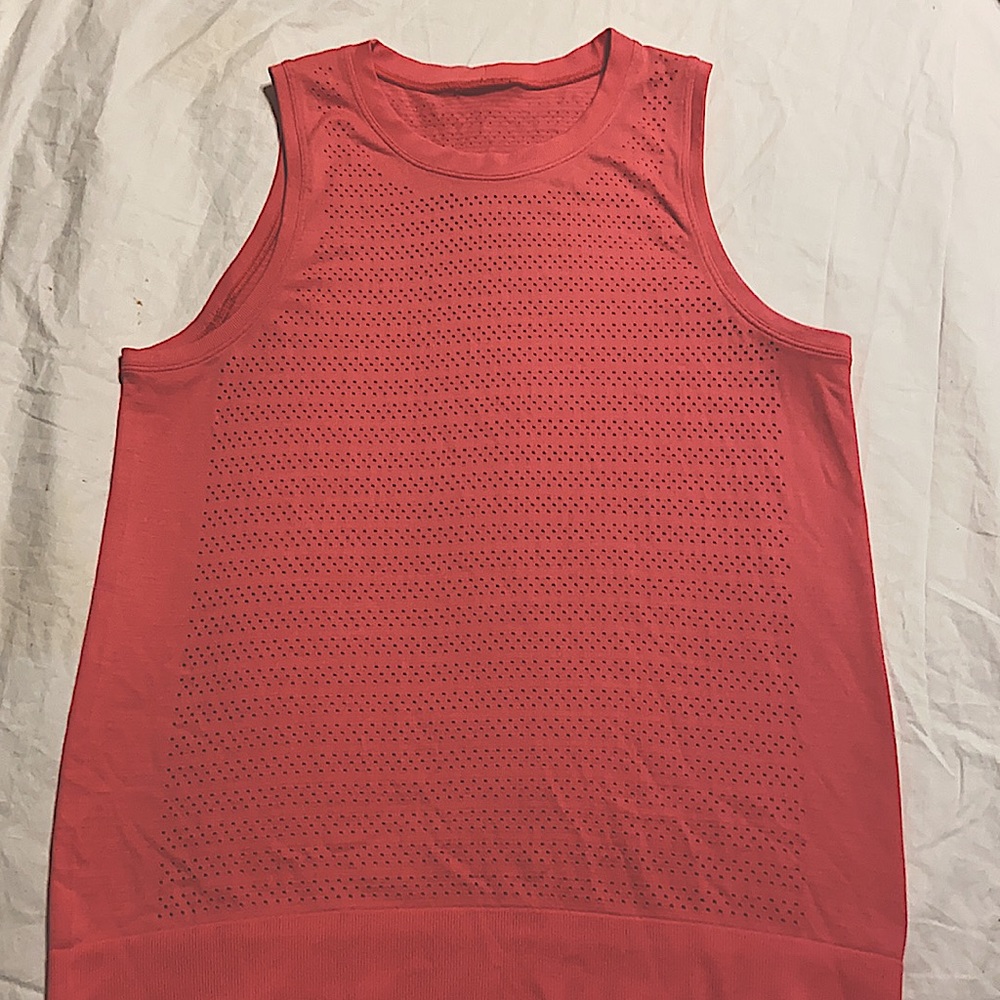 Lululemon breathable top